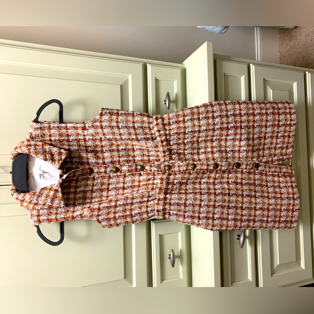 Cute and elegant Sedge outfit. Only worn once and great quality!